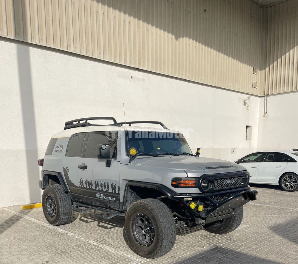 مستعملة تويوتا اف جاي كروزر 4.0L GXR 2015