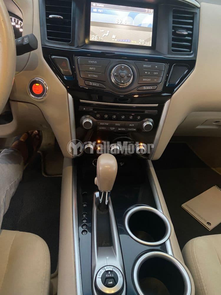 نيسان باثفايندر 3.5L S 4WD 2015 مستعملة