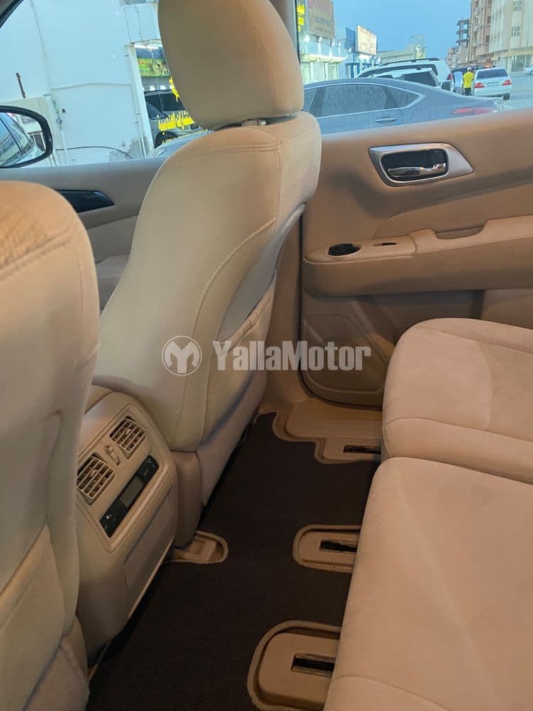 نيسان باثفايندر 3.5L S 4WD 2015 مستعملة