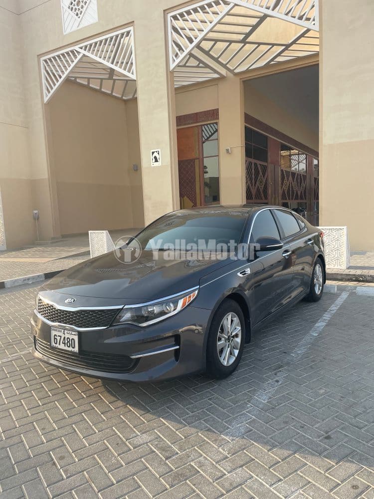 كيا أوبتيما 2.0L Mid 2018 مستعملة