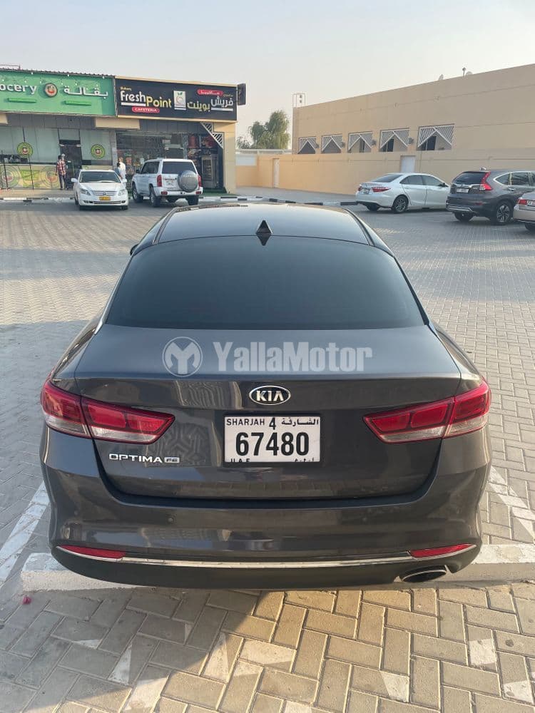 كيا أوبتيما 2.0L Mid 2018 مستعملة