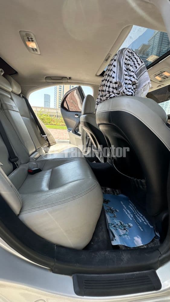 مستعملة لكزس IS250 2012