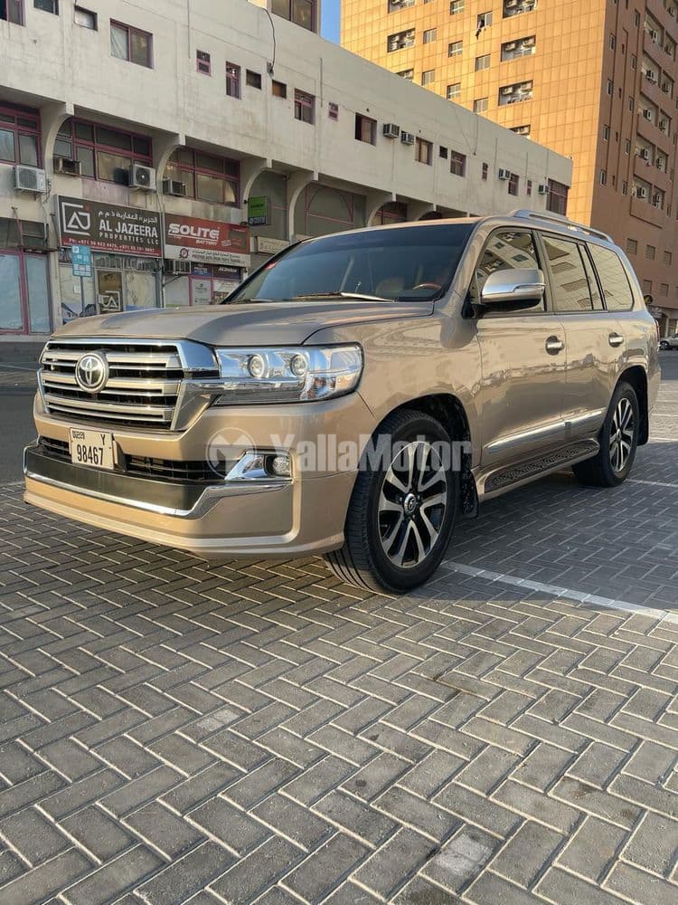 Used Toyota Land Cruiser 4.6 GXR 2014