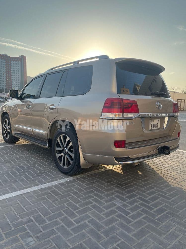 تويوتا لاند كروزر 4.6 GXR 2014 مستعملة