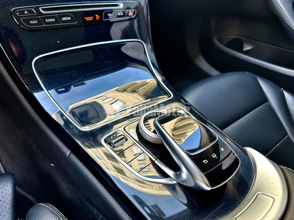 مرسيدس بنز سي-كلاس C 300 4MATIC 2016 مستعملة