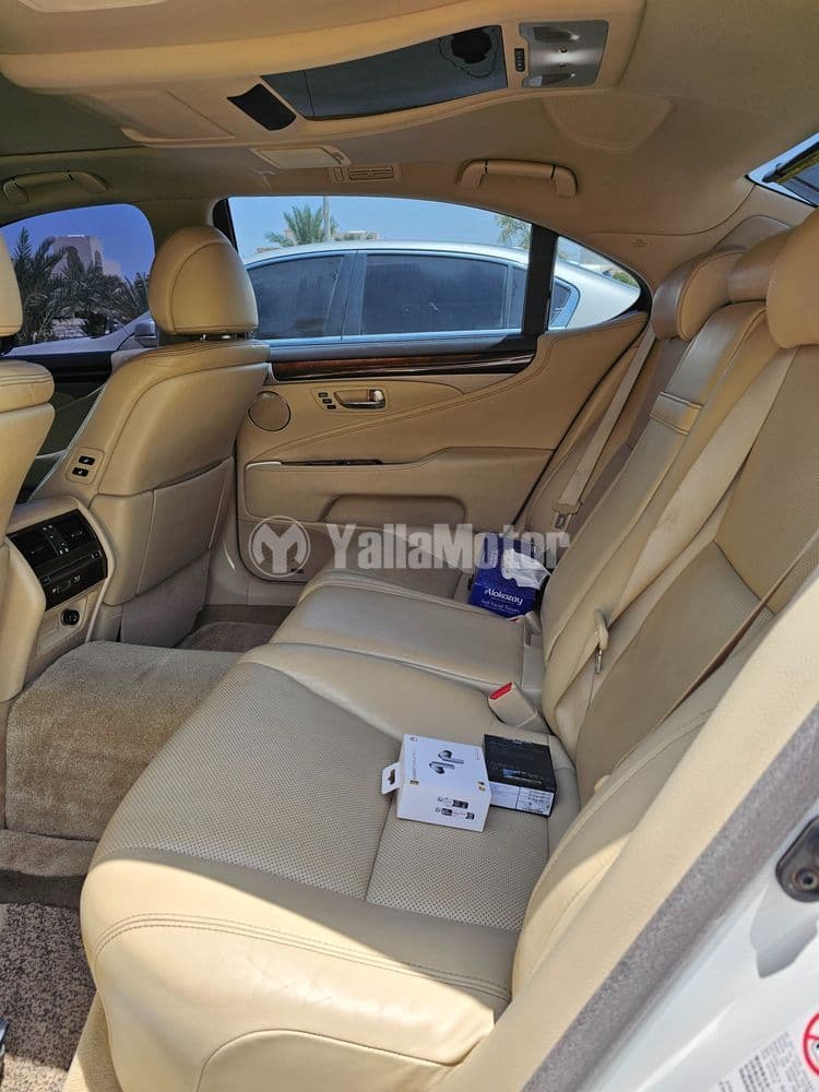 لكزس أل أس 460 ل 4 door 4.6L LWB 2014 مستعملة