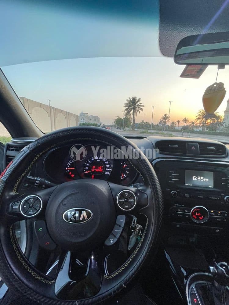 مستعملة كيا سول 2.0L Top 2015