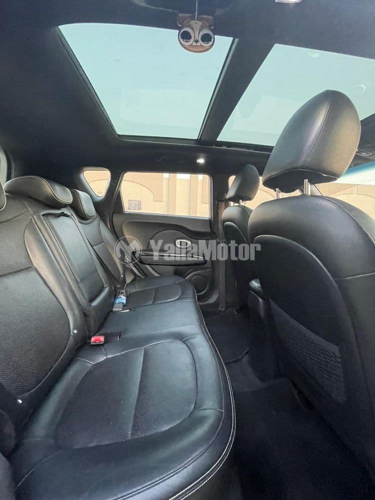 مستعملة كيا سول 2.0L Top 2015