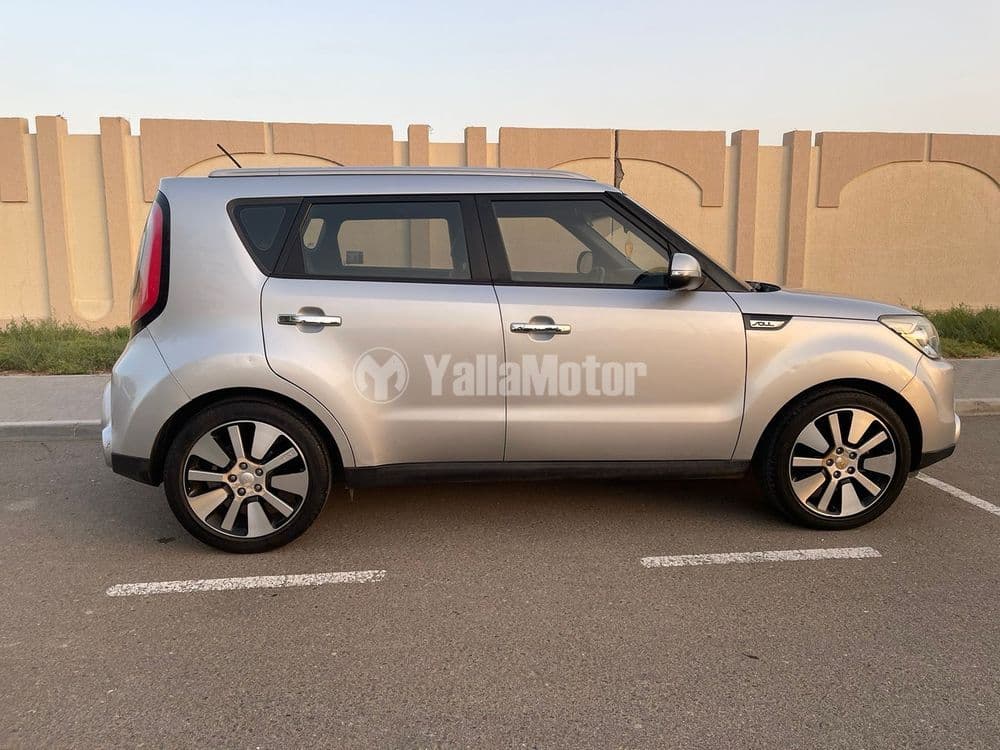 مستعملة كيا سول 2.0L Top 2015