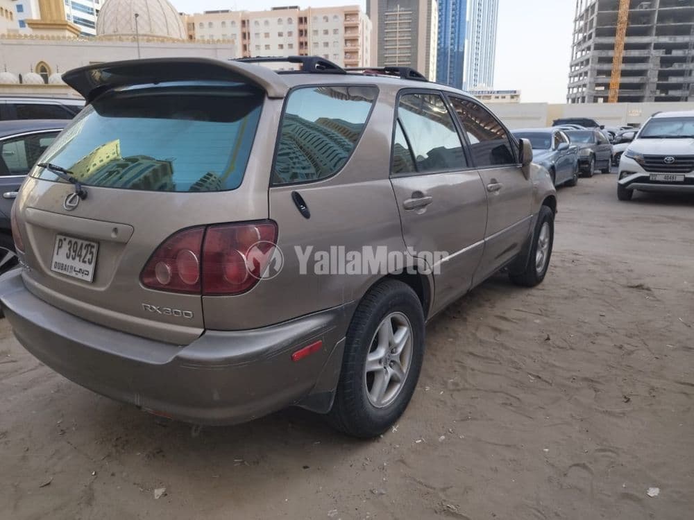 مستعملة لكزس آر اكس 2000