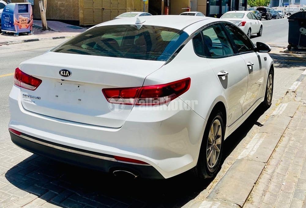 كيا أوبتيما 2.0L 2017 مستعملة