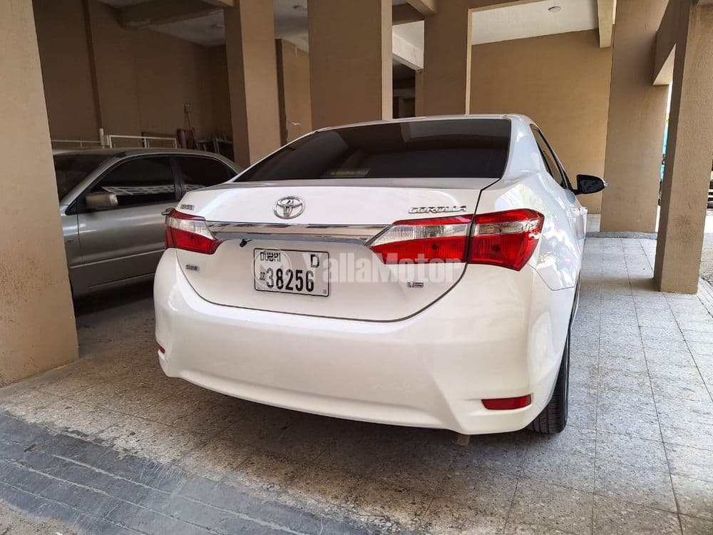 تويوتا كورولا 1.6L SE 2015 مستعملة