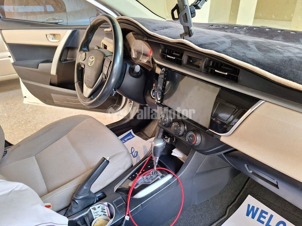 تويوتا كورولا 1.6L SE 2015 مستعملة