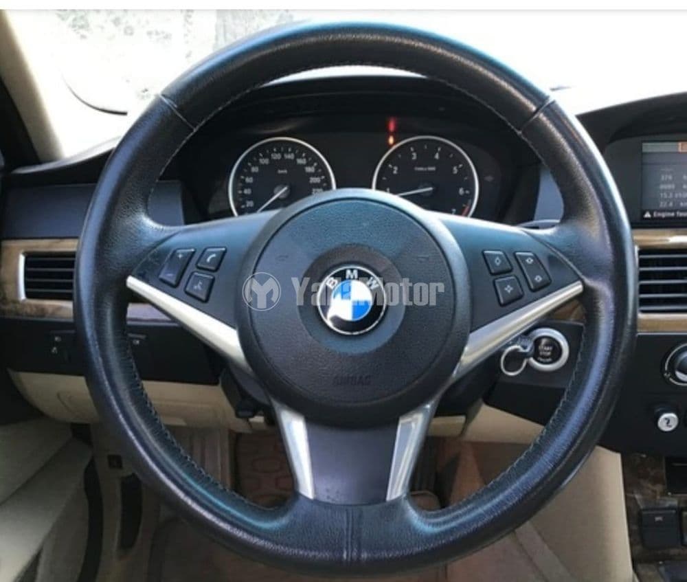 مستعملة بي إم دبليو الفئة الخامسة - سيدان 520i 2010