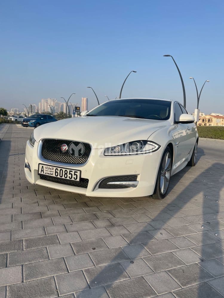 مستعملة جاكوار أكس أف 3.0 V6 SC بريميوم لكشاري Sport Pack 2015