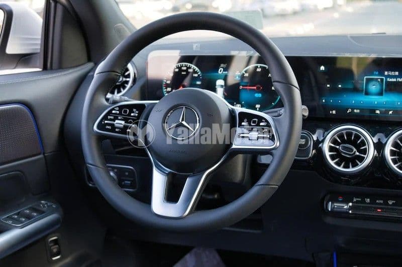 New Mercedes-Benz EQA 2024