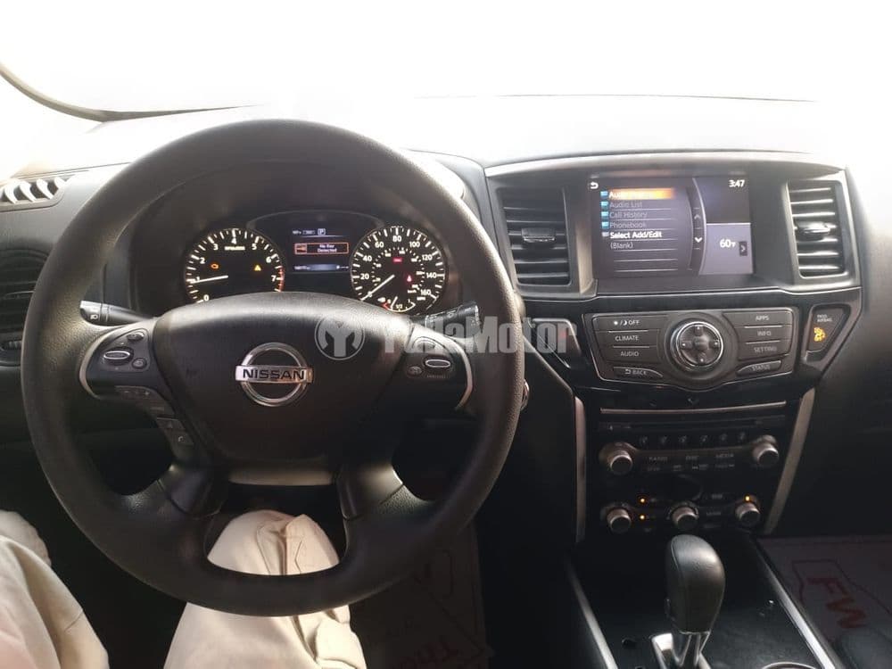 نيسان باثفايندر 3.5L S 4WD 2017 مستعملة