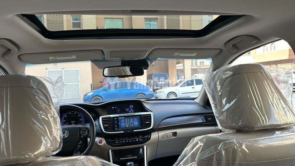 هوندا أكورد 2.0L EXL Hybrid 2017 مستعملة