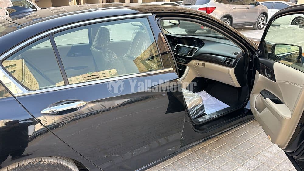 هوندا أكورد 2.0L EXL Hybrid 2017 مستعملة