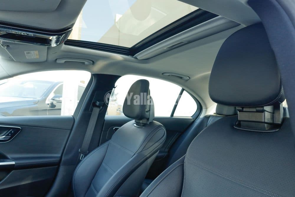 مستعملة مرسيدس بنز الفئة سي 2022