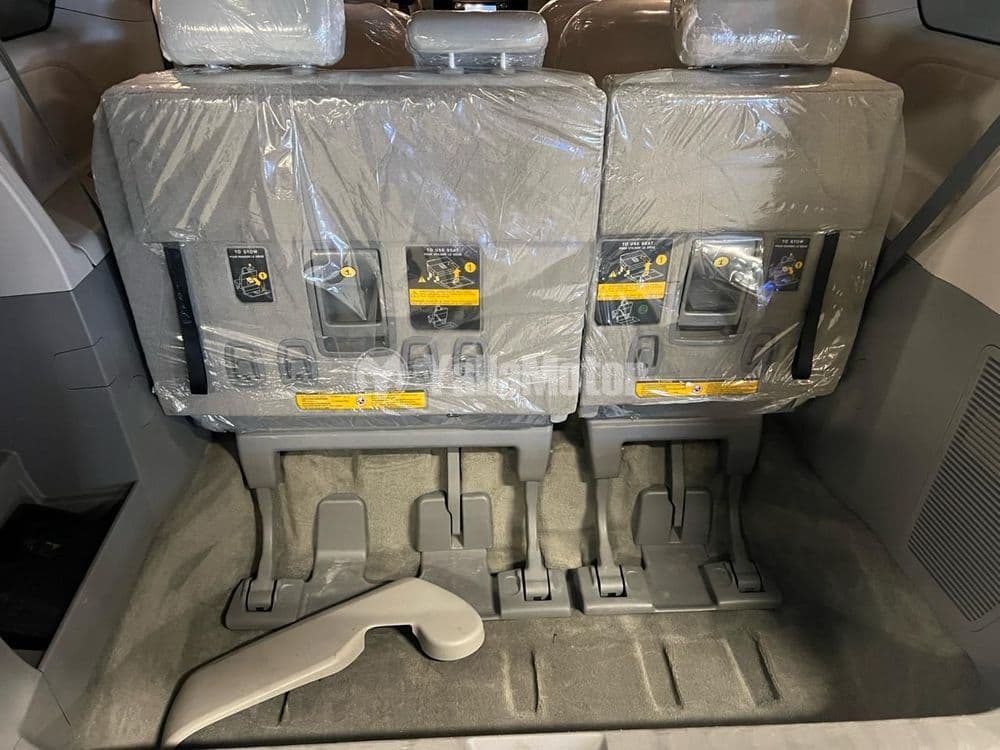 Used Toyota Sienna 2014