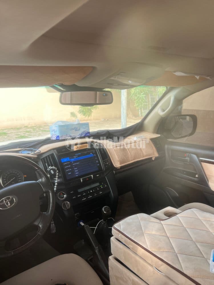 مستعملة تويوتا لاند كروزر 4.6 GXR 2010