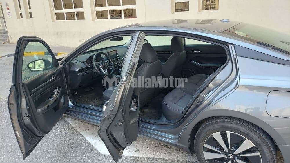 Used Nissan Altima 3.5 SV 2021