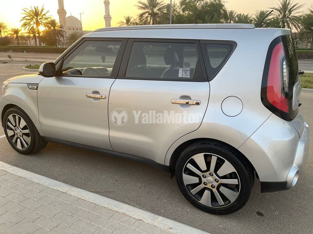 مستعملة كيا سول 2.0L Top 2015