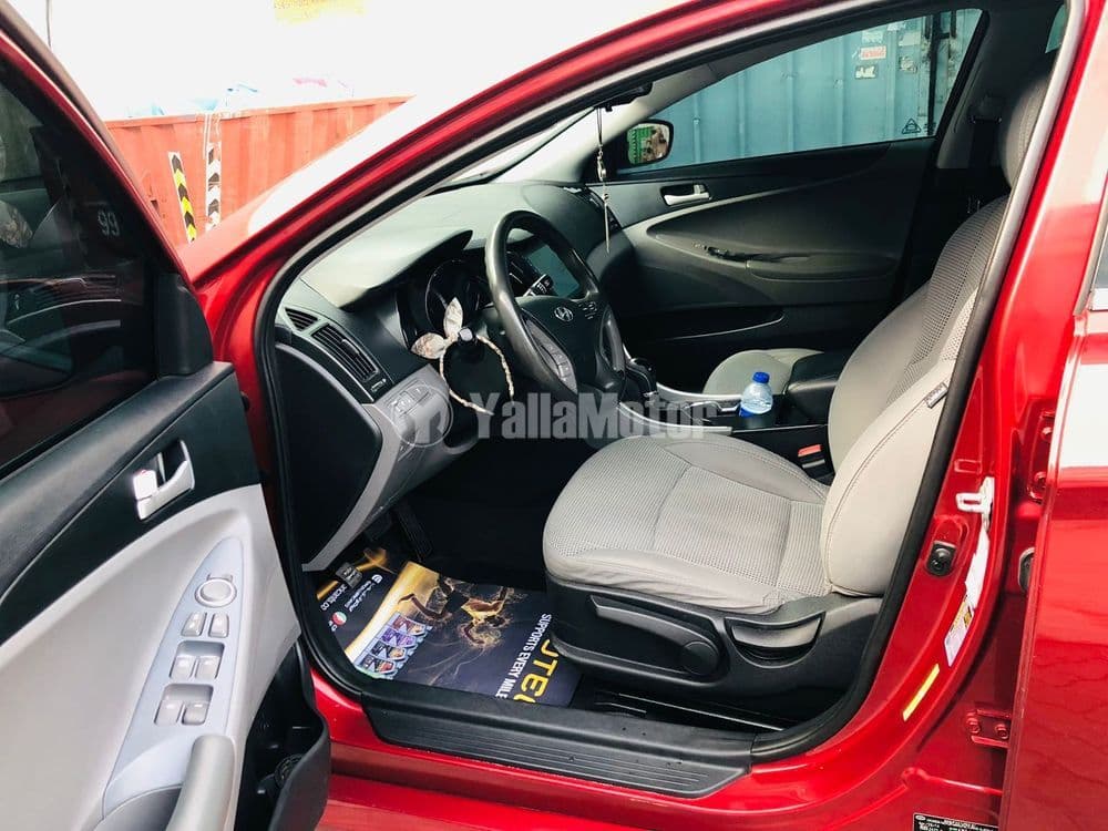 هيونداي سوناتا 2.4L Mid 2014 مستعملة