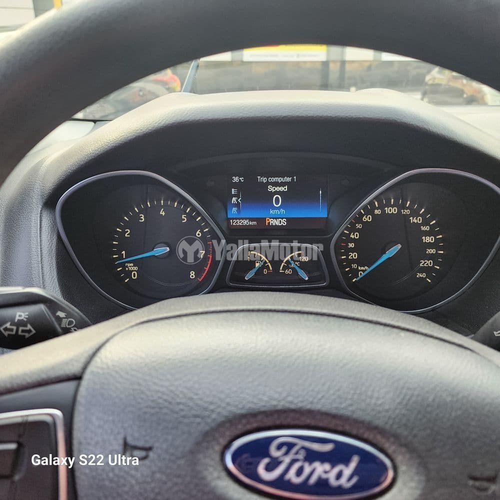 فورد فوكس 1.6L أمبيانت 2017 مستعملة