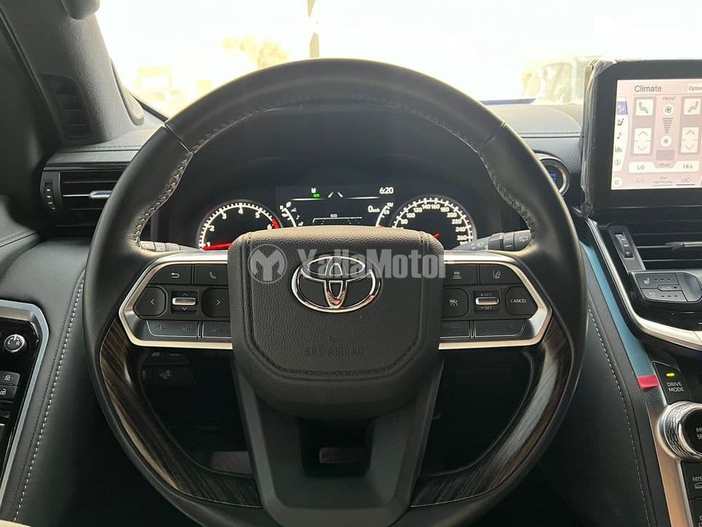 تويوتا لاند كروزر 3.5T VXR 2022 مستعملة