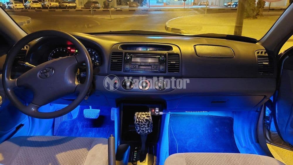 تويوتا كامري 2.5L LE 204 HP 2004 مستعملة