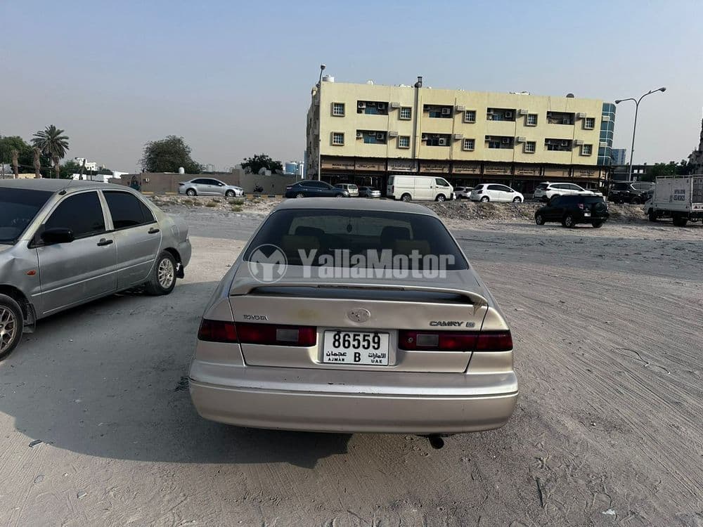 تويوتا كامري 2.5L Highline 2000 مستعملة