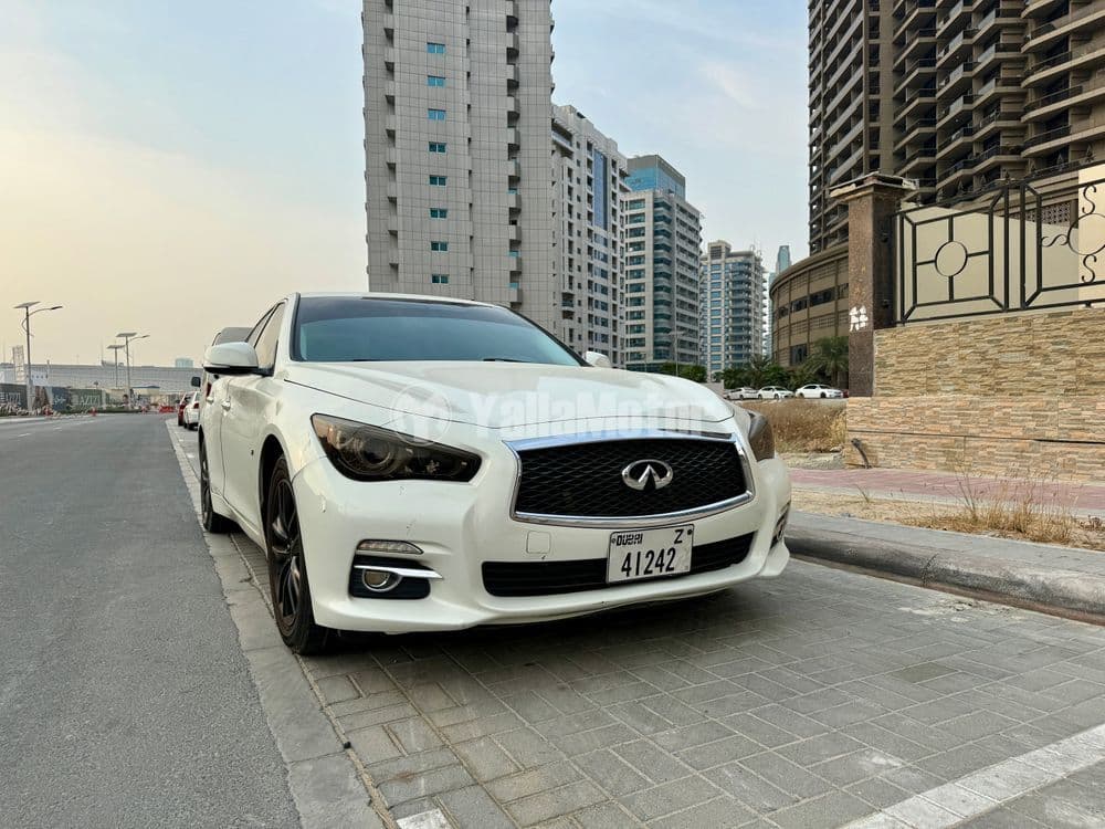انفينيتي كيو50 3.7L بريميوم 2015 مستعملة