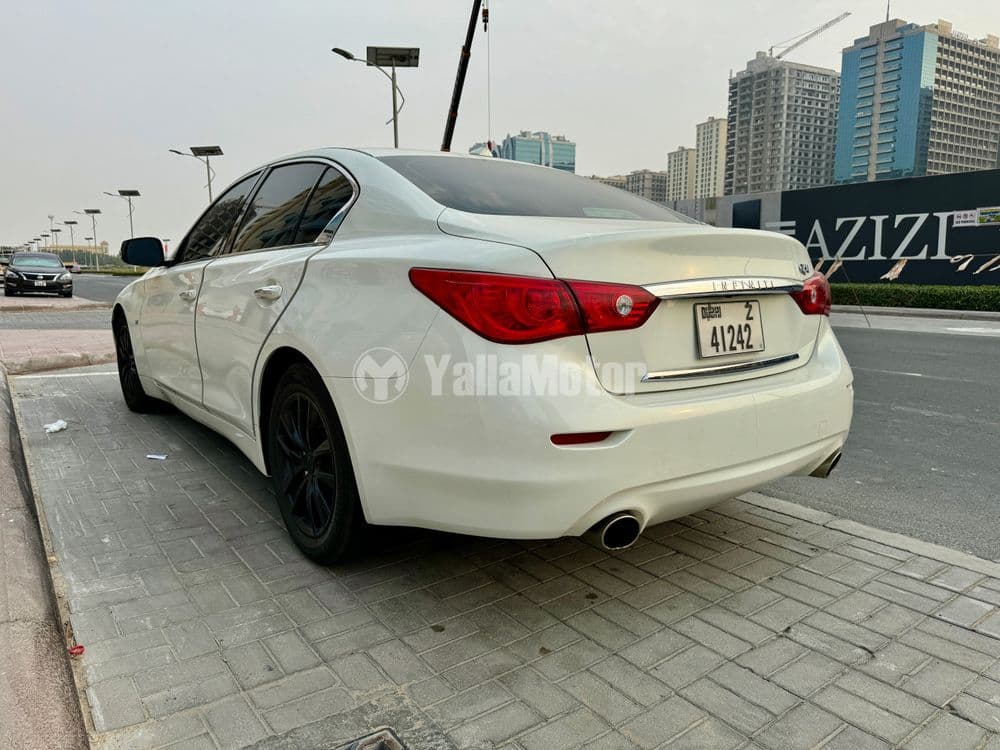 انفينيتي كيو50 3.7L بريميوم 2015 مستعملة