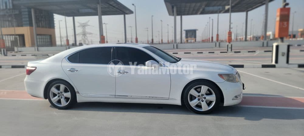 لكزس أل أس 460 ل 4 door 4.6L LWB 2007 مستعملة