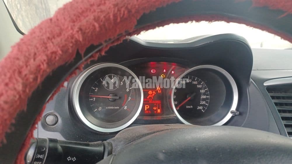 ميتسوبيشي لانسر 1.3L Automatic 2015 مستعملة