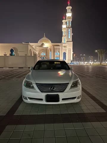 Used Lexus LS 460 4 door 4.6L SWB 2009