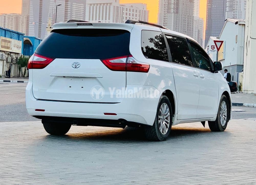 Used Toyota Sienna 2015