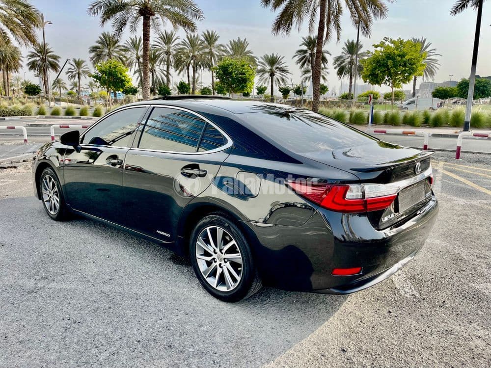 Used Lexus ES 300 Hybrid Full Option 2017