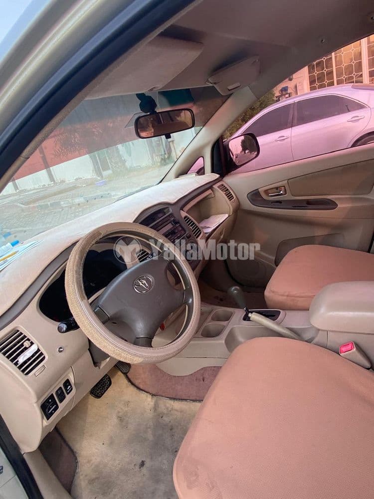 مستعملة تويوتا إنوفا 2.0L GL 8 Seater 2008