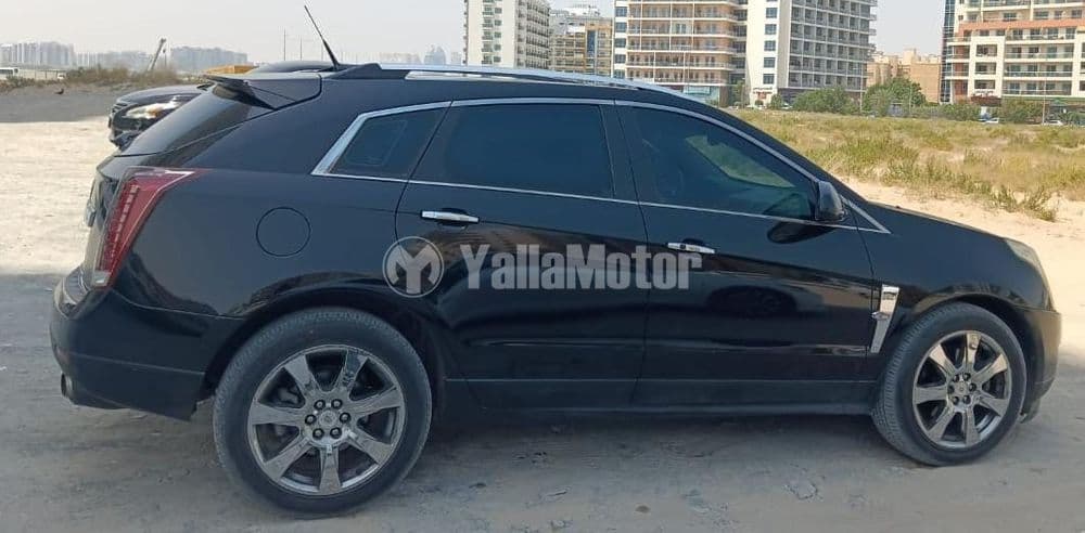 كاديلاك أس آر اكس 3.6L 5 Seater 2011 مستعملة