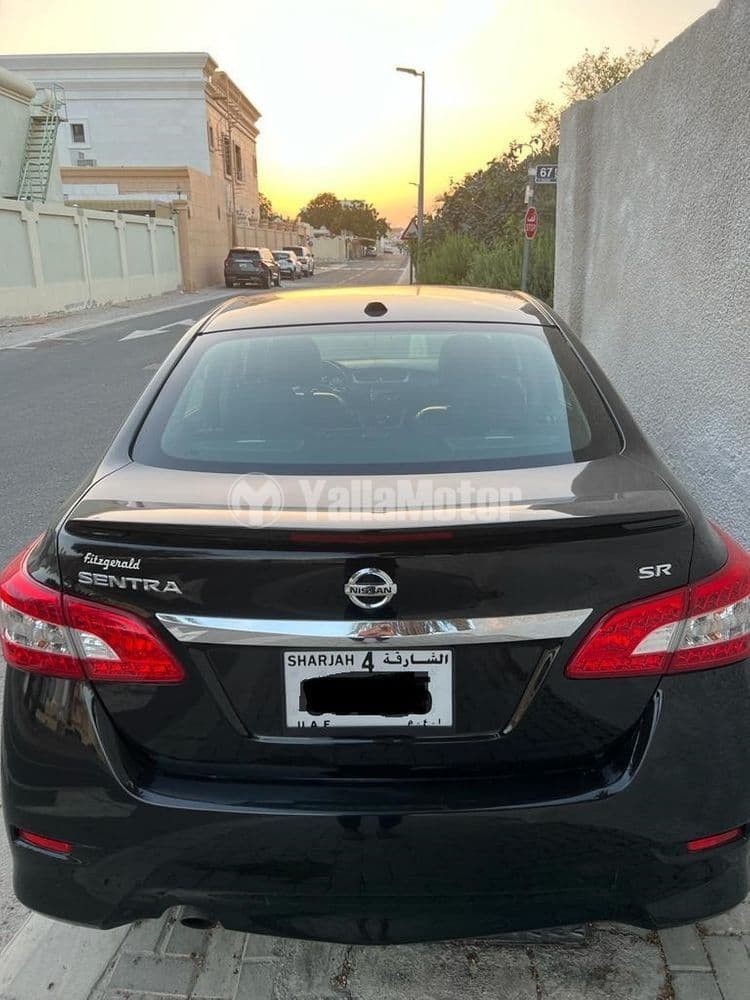 نيسان سنترا 2.0L SR 2015 مستعملة