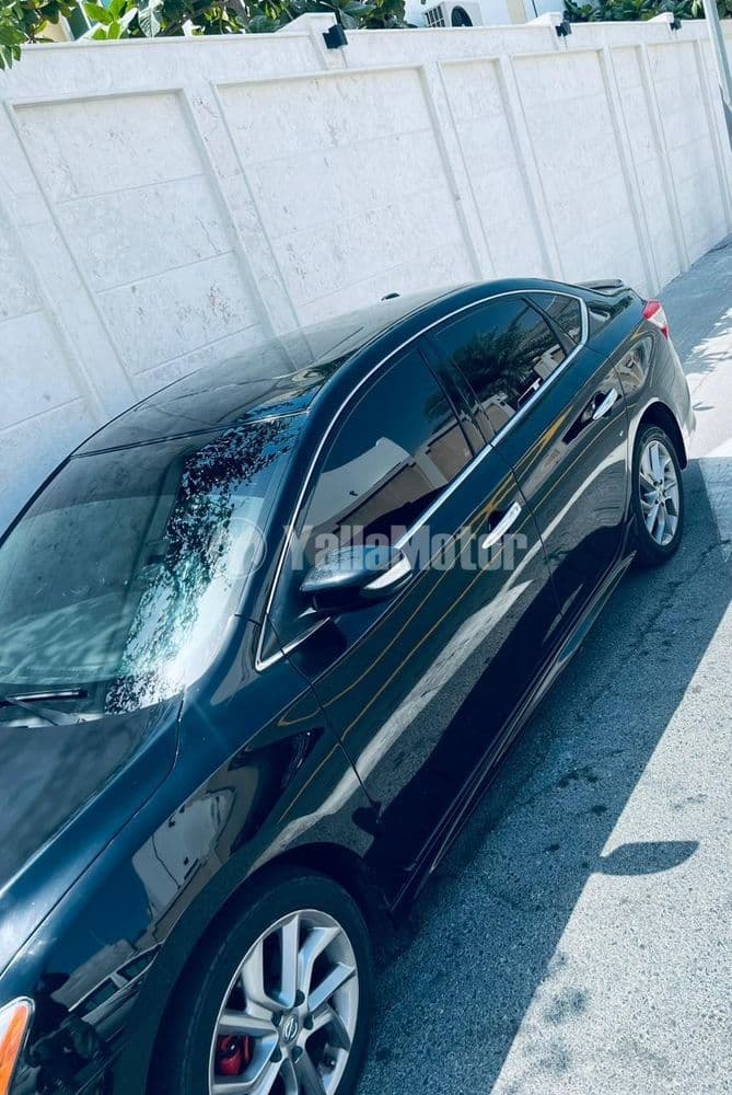 نيسان سنترا 2.0L SR 2015 مستعملة