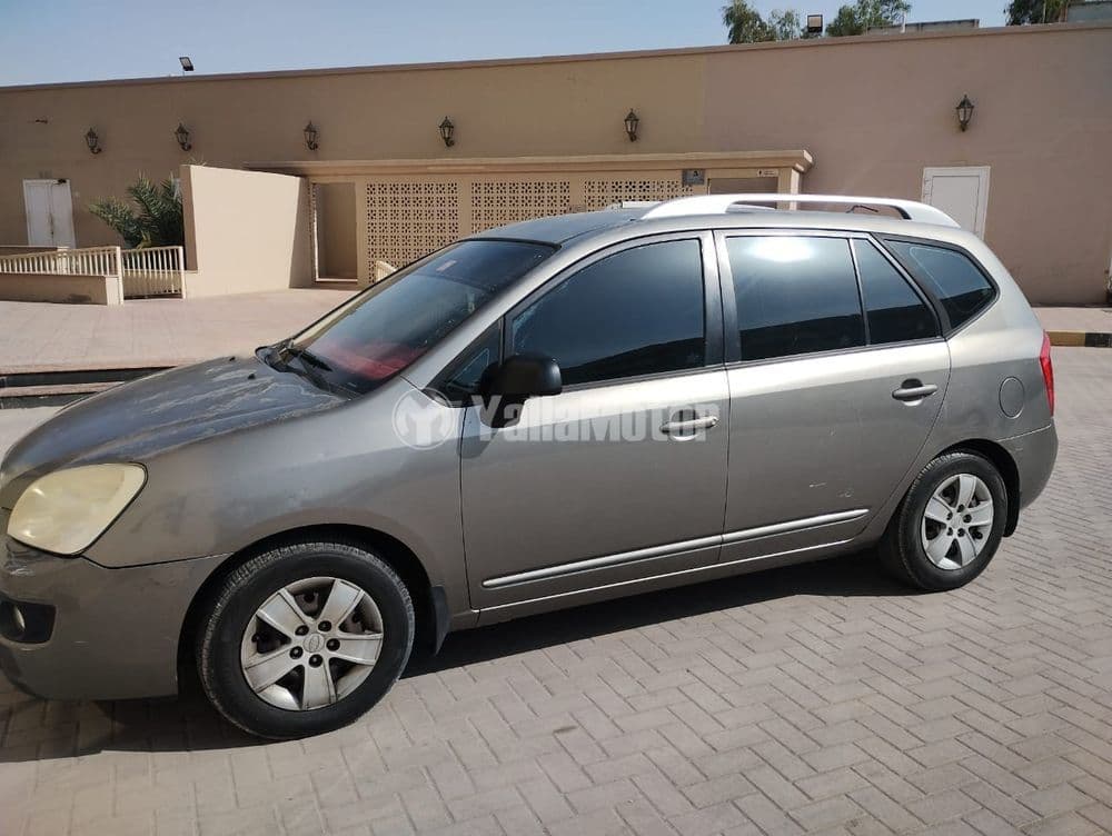 Used Kia Carens 2.0L Base 2013