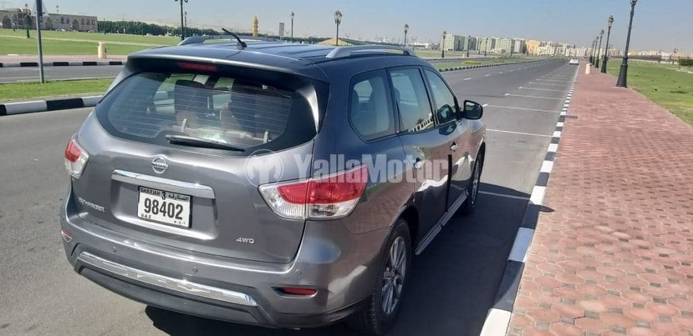 نيسان باثفايندر 3.5L S 4WD 2015 مستعملة