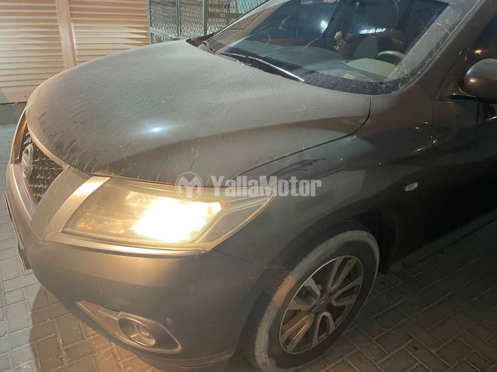 نيسان باثفايندر 3.5L SL 4WD 7 Seater 2015 مستعملة