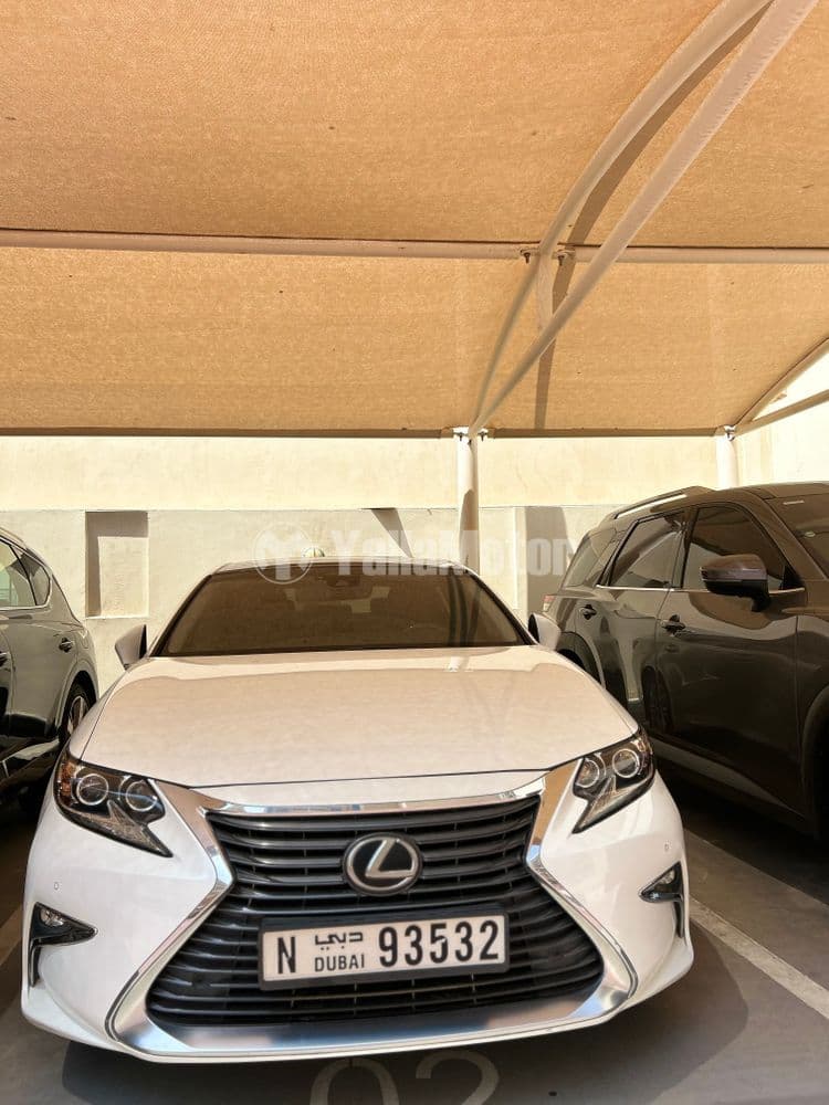 مستعملة لكزس إي أس 350 4 door 3.5L 2016
