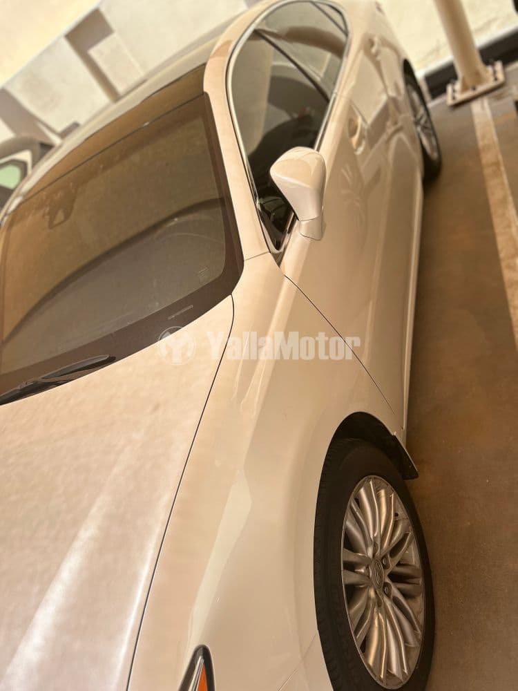 مستعملة لكزس إي أس 350 4 door 3.5L 2016