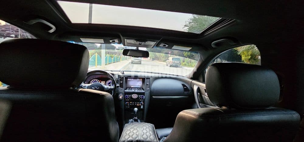 انفينيتي كيو اكس70 3.7L Luxe Sensory 2016 مستعملة